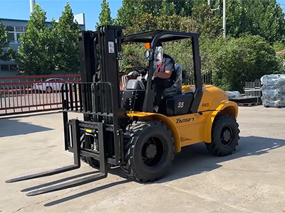 Montacargas 3 a 4 Tn - Serie S (4WD)