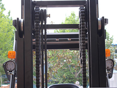 Mástil de alta rigidez y estructura de marco integrada